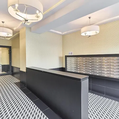 Under The Wroclove Sky By Renters Apartmán *