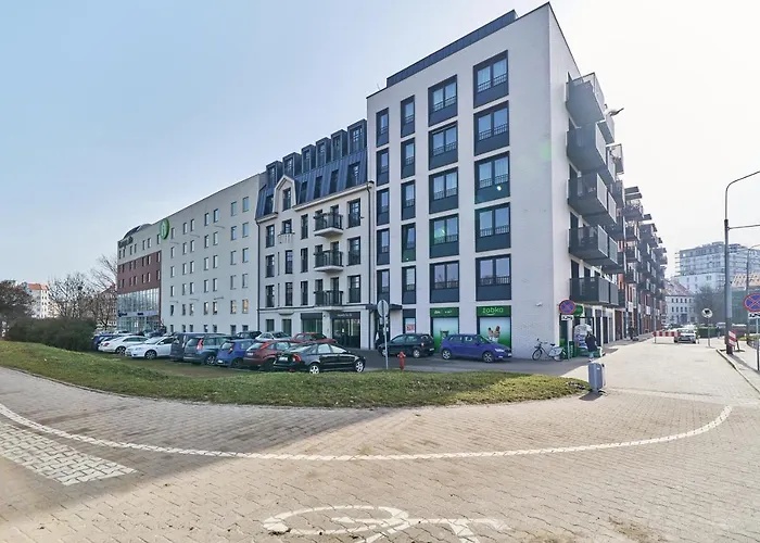 Under The Wroclove Sky By Renters Apartman