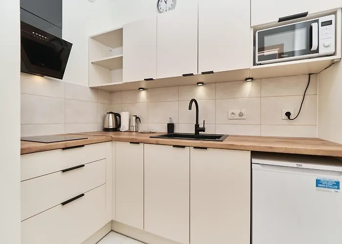 Under The Wroclove Sky By Renters Apartman Wrocław