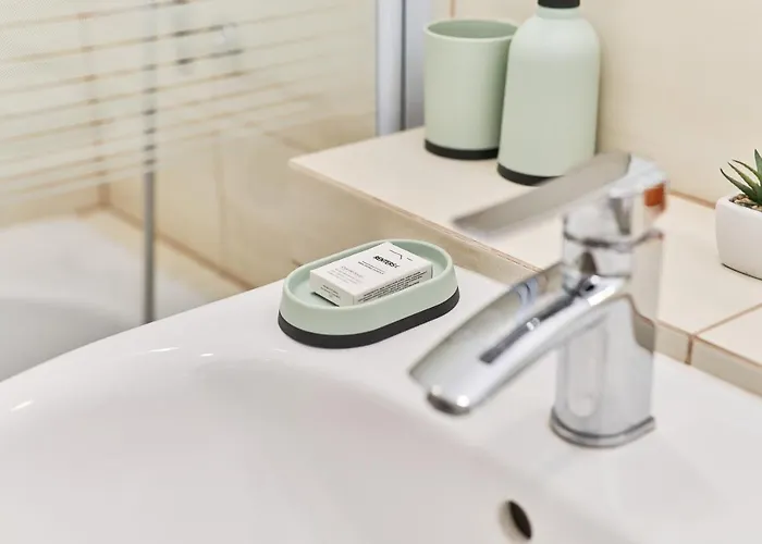 Under The Wroclove Sky By Renters Apartman *